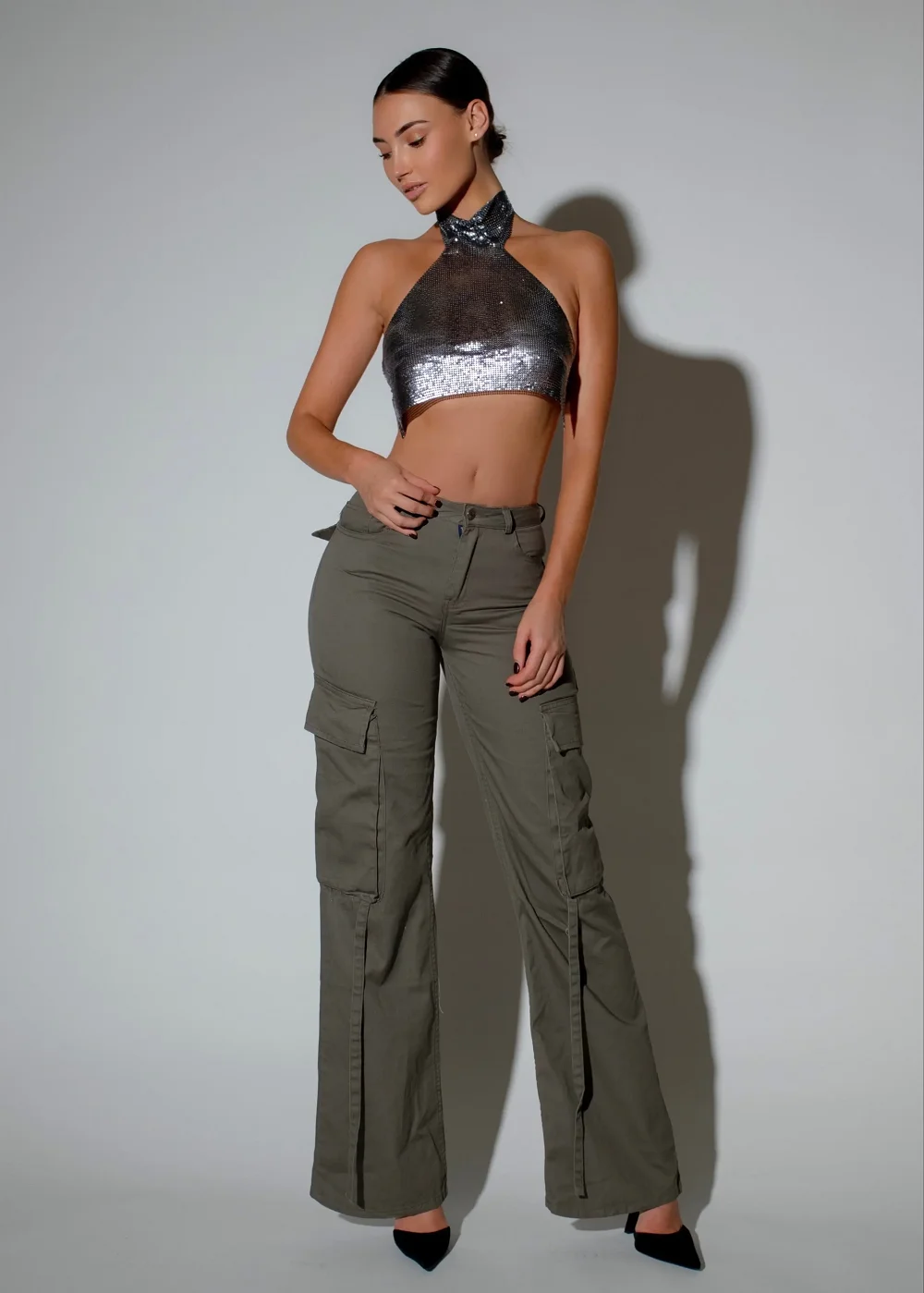 FestivalQueen Sexy High Neck Crop Sequin Top Metal Sparkly Crop Top Open Back Top With Rxposed Belly Button T-shirt Party Bar Ve — zdjęcie 3