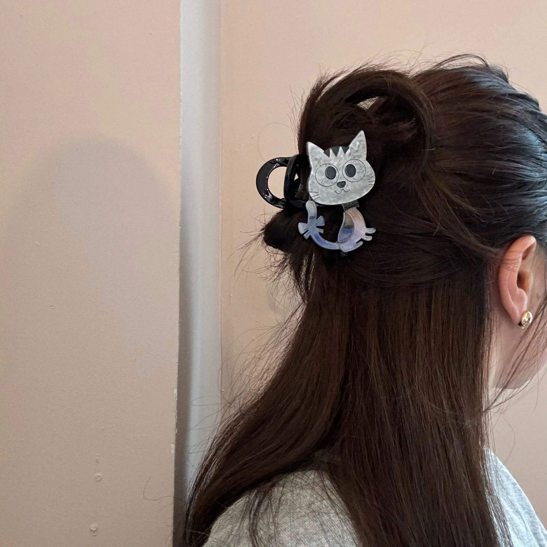 Cute and Cute Cat Catching Cartoon Hairpin Female Korean Back of Head Half Tie Hairpin Medium Shark Clip Headpiece
