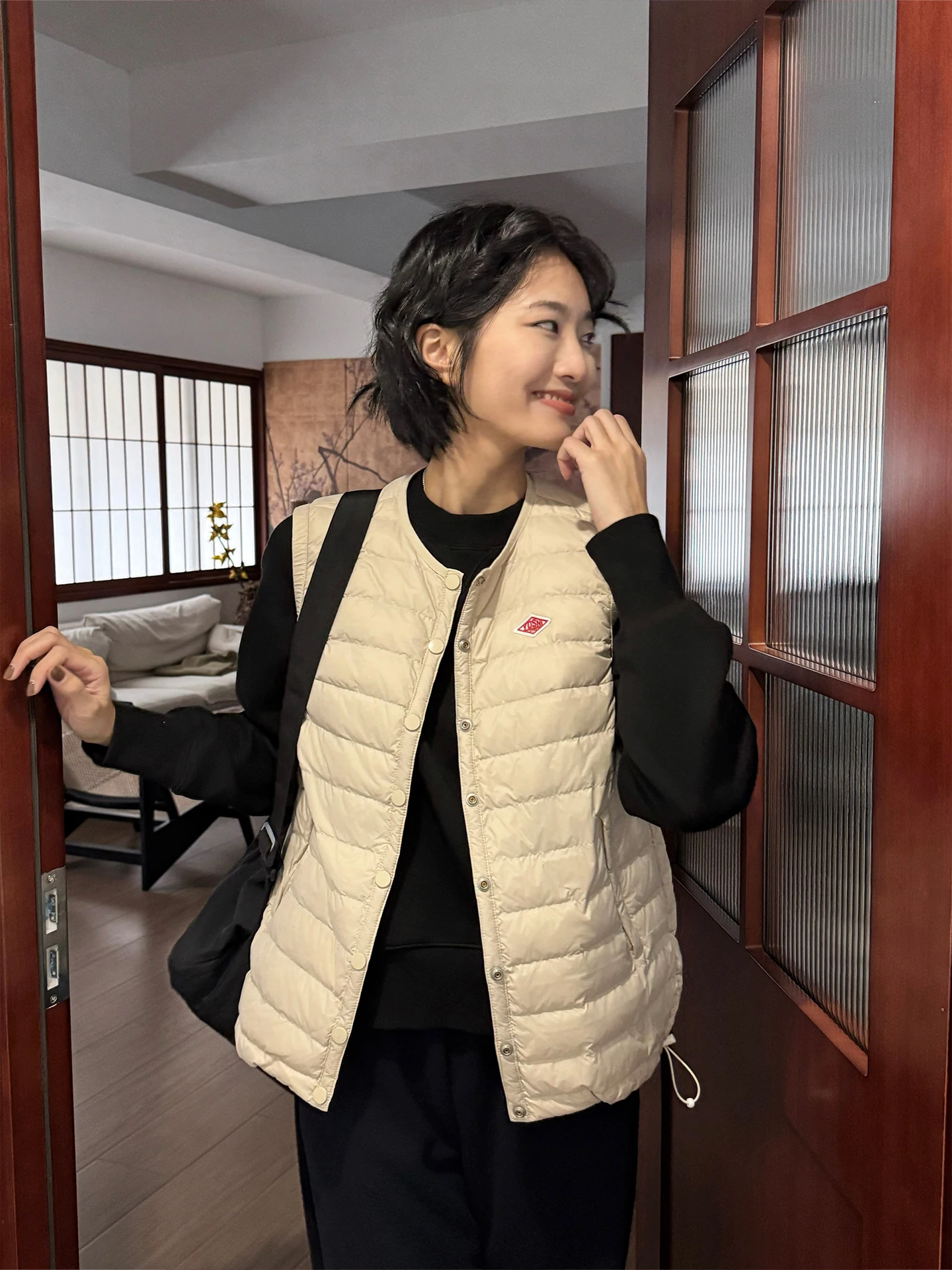 

Жилет женский XiaoYa из гусиного пуха, модный, теплый, двухцветный, свободного кроя, для повседневной носки, с круглым вырезом, стандартной длины