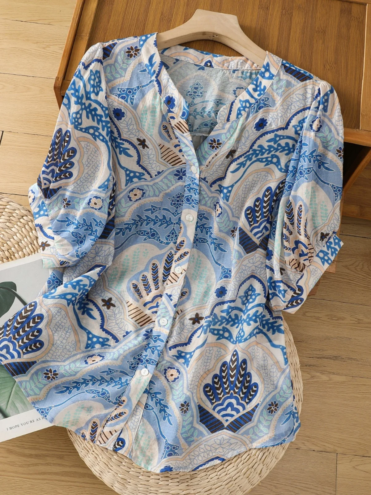 

Summer 2024 Women's Printed irt Loose Fit V-Ne ort Sve Lightweight Casual Sle Floral Pattern Button up Top