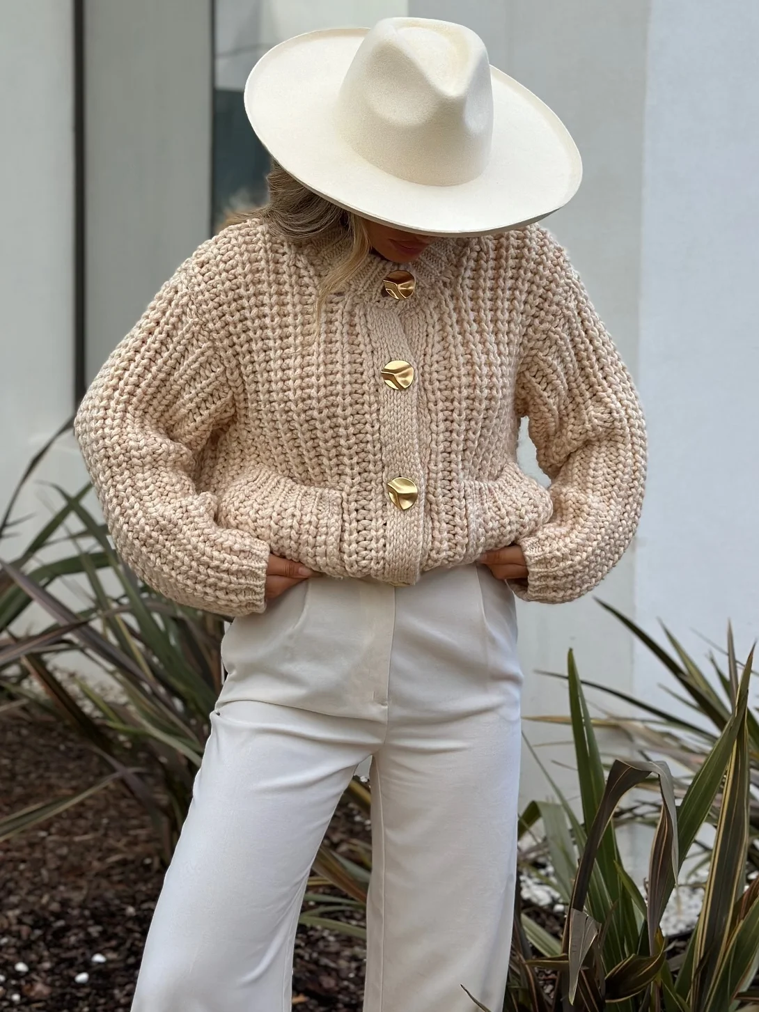 

Autumn Long Sleeve Top Knitted Golden Button Up Cropped Cardigans For Woman Cable Knit Sweaters Loose Thick Sweaters Pockets