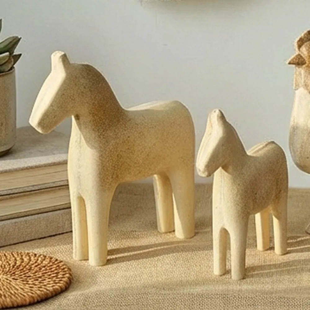 Handmade Wooden Horse Farmhouse Style DIY Drawing Unpainted Horse Statue Vintage Carved Design Horse Desktop Ornament