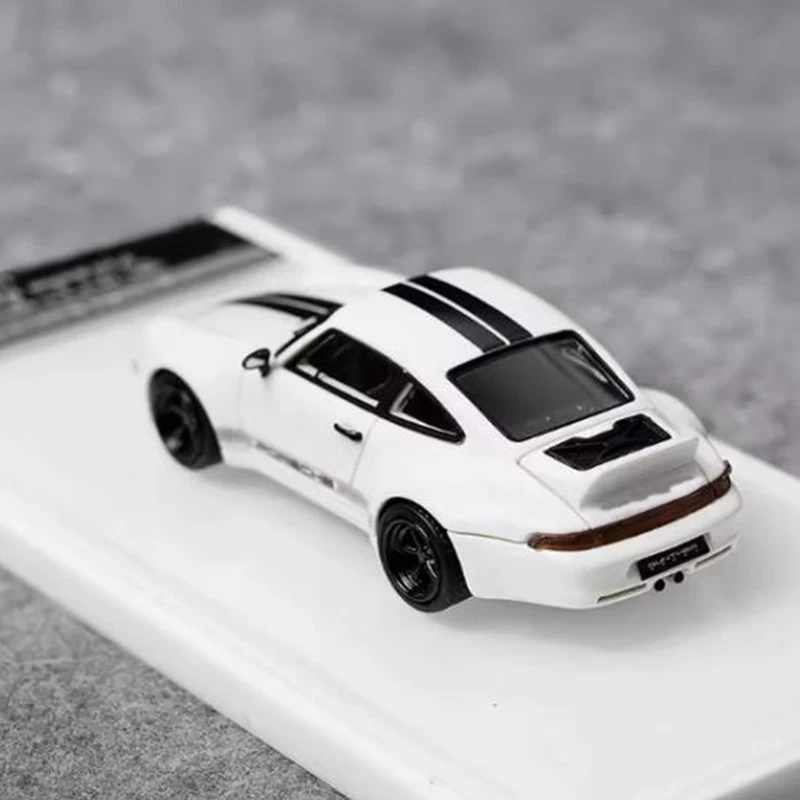 MK Miniatures MKM 1:64 993 7-Eleven/Luminous White Resin Car Model Classics Adult Souvenir Gift Static Display