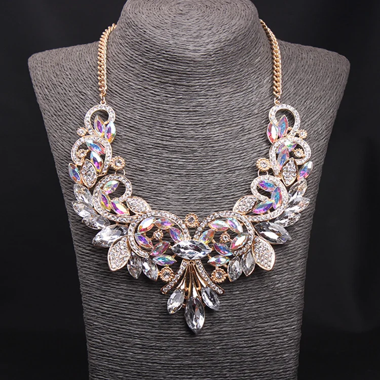 

Korean fashion design crystal gemstone short collar necklace. High-quality jewelry. Gift for your wife.