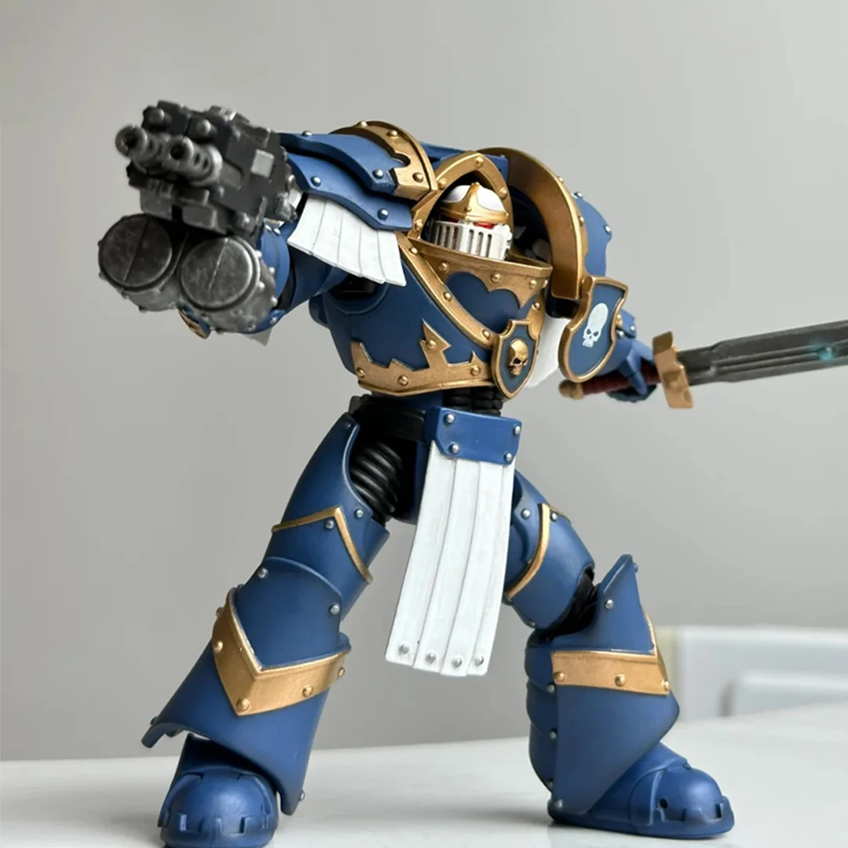 JOYTOY Warhammer 30k Ultramarines Action Figure Cataphractii Terminator Squad Sergeant Terminator Joints Movable Figurine Toys