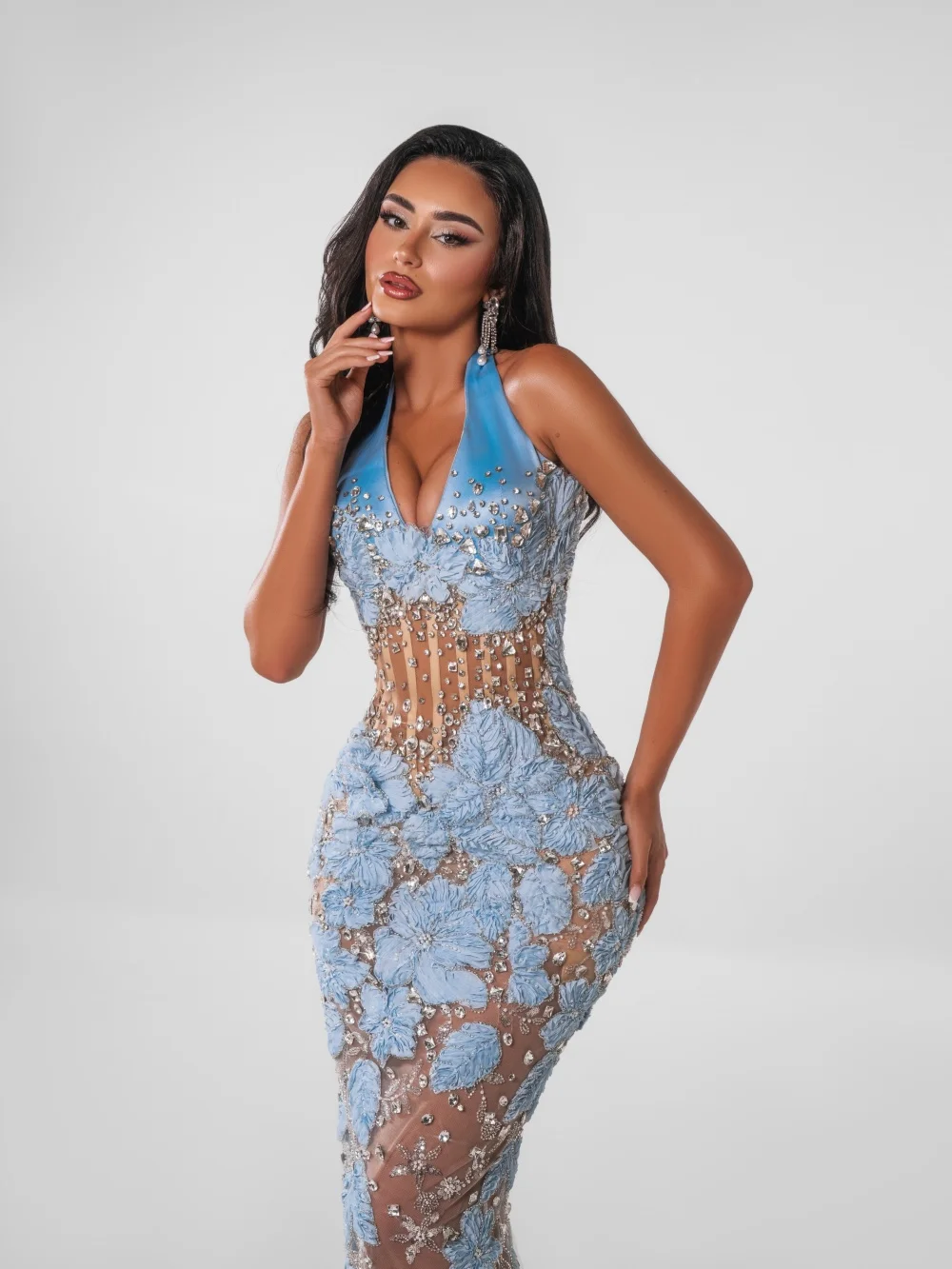 Dazzling Rhinestones Evening Dress Fashion Embroidery Floral Halter Wedding Party Gown New Customized Luxurious Banquet Gowns