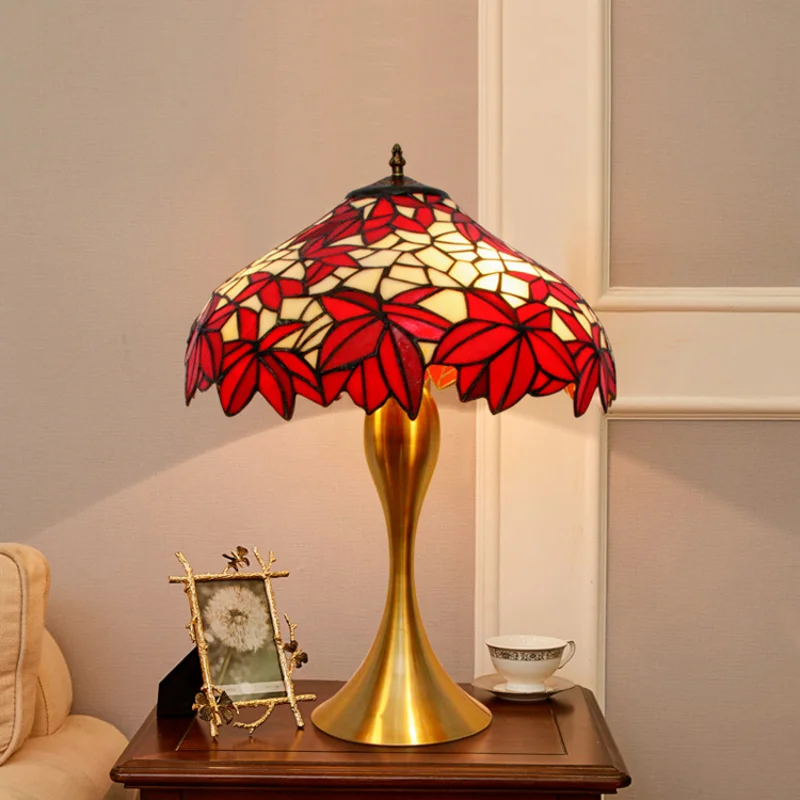 

Tiffany Style Table Lamp Red Maple Leaf Lampshade Stained Glass Desk Light Colorfull Alloy Base Decorative Handicraft Arts