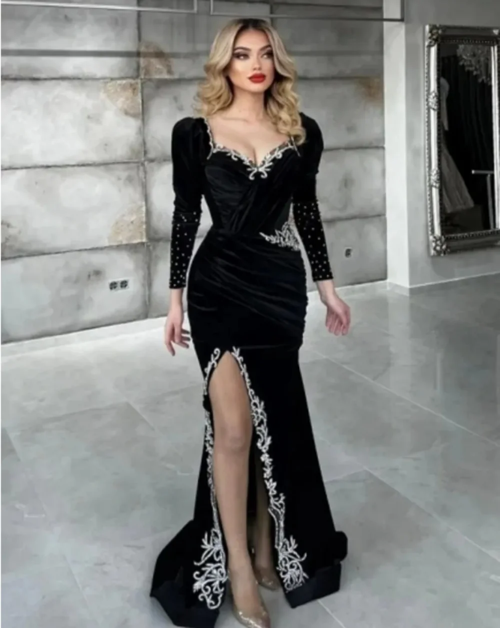 

Sexy Black Mermaid Formal Dress Sweethear Neck Long Sleeves Sequins Crystal Velvet Evening Dress Floor-Length Prom Party dress