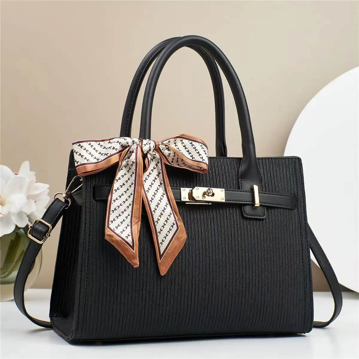 

Elegant Large Capacity Women's Luxury Tote Bag Fashion Handbag Shoulder Crossbody Bag Perfect Gift for Mom