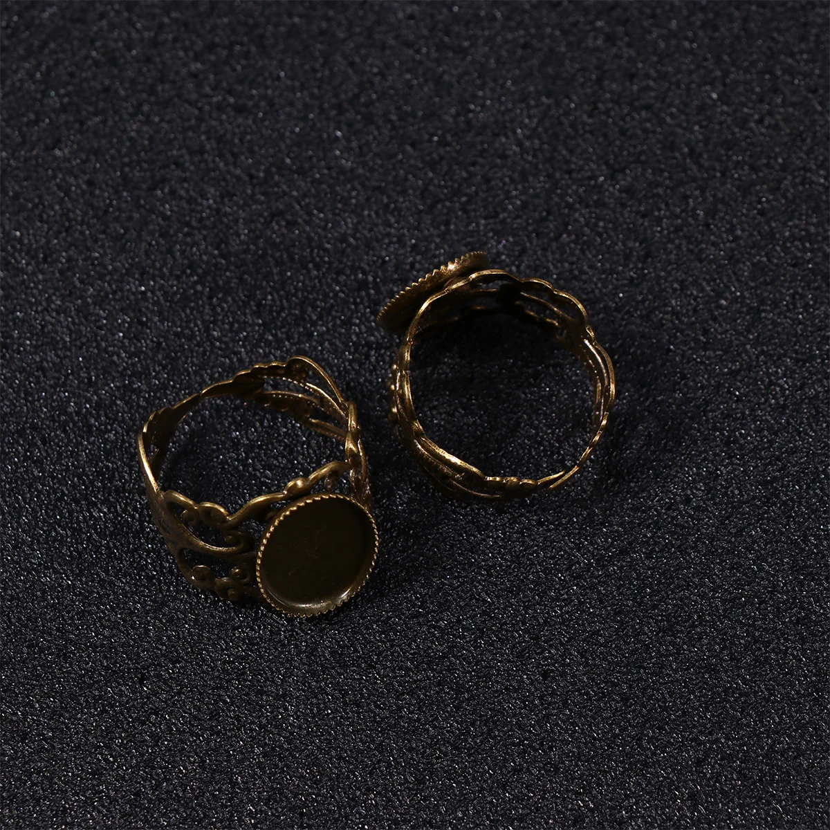 

10pcs Flower Shape Ring Support 18X14Mm Retro Resin Jewelry Display Stand For Rings Earrings Storage Ornament Desktop Decor