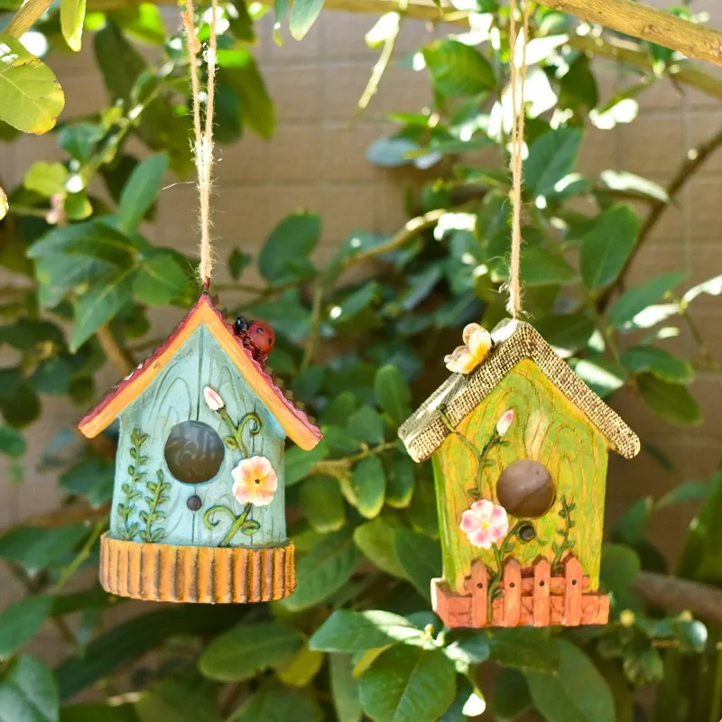 

American Countryside Bird House Outdoor Garden Decor Statue Patio Ornament for Pet and Garden Landscaping Durable Resin Art