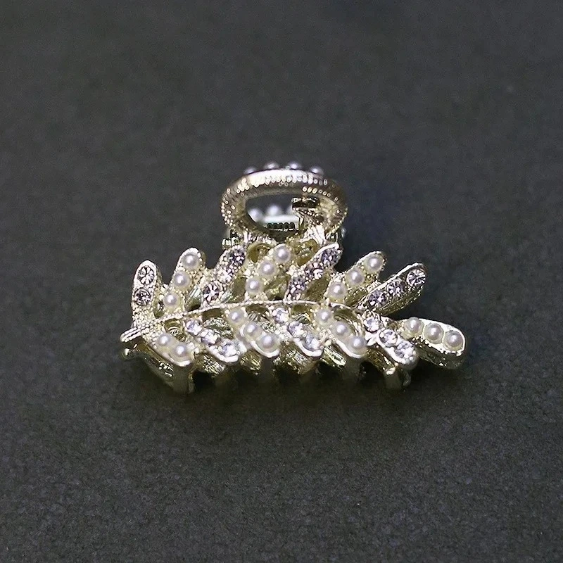 Rhinestone Leaf Shape Hair Claw Glitter Gold Color Hair Grab Clip Pearl Diamond Metal Small Hair Claw Korean Fashion Accessories