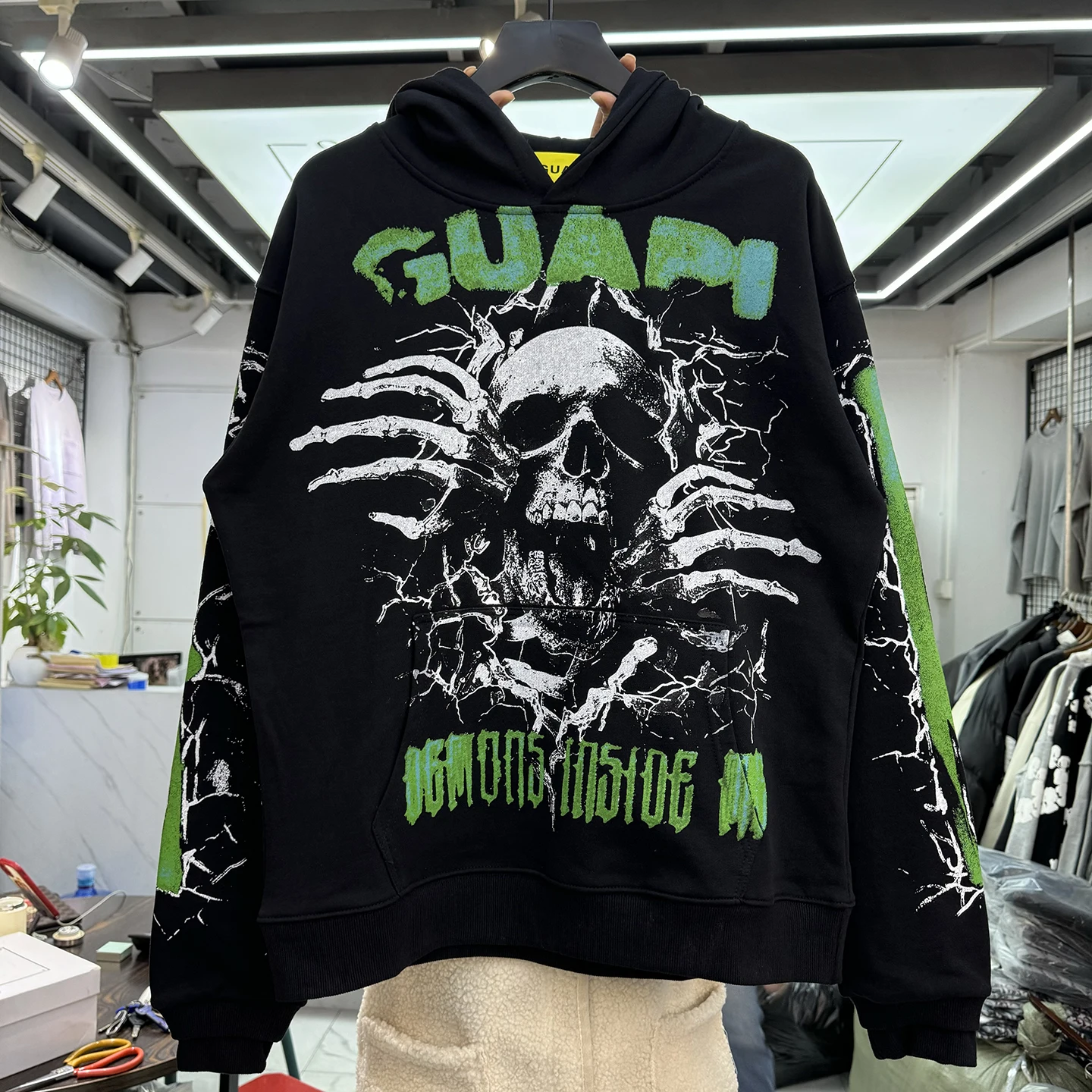 

Высококачественное американское худи с принтом черепа, винтажное, свободного кроя, повседневное, для мужчин и женщин, трендовая уличная одежда