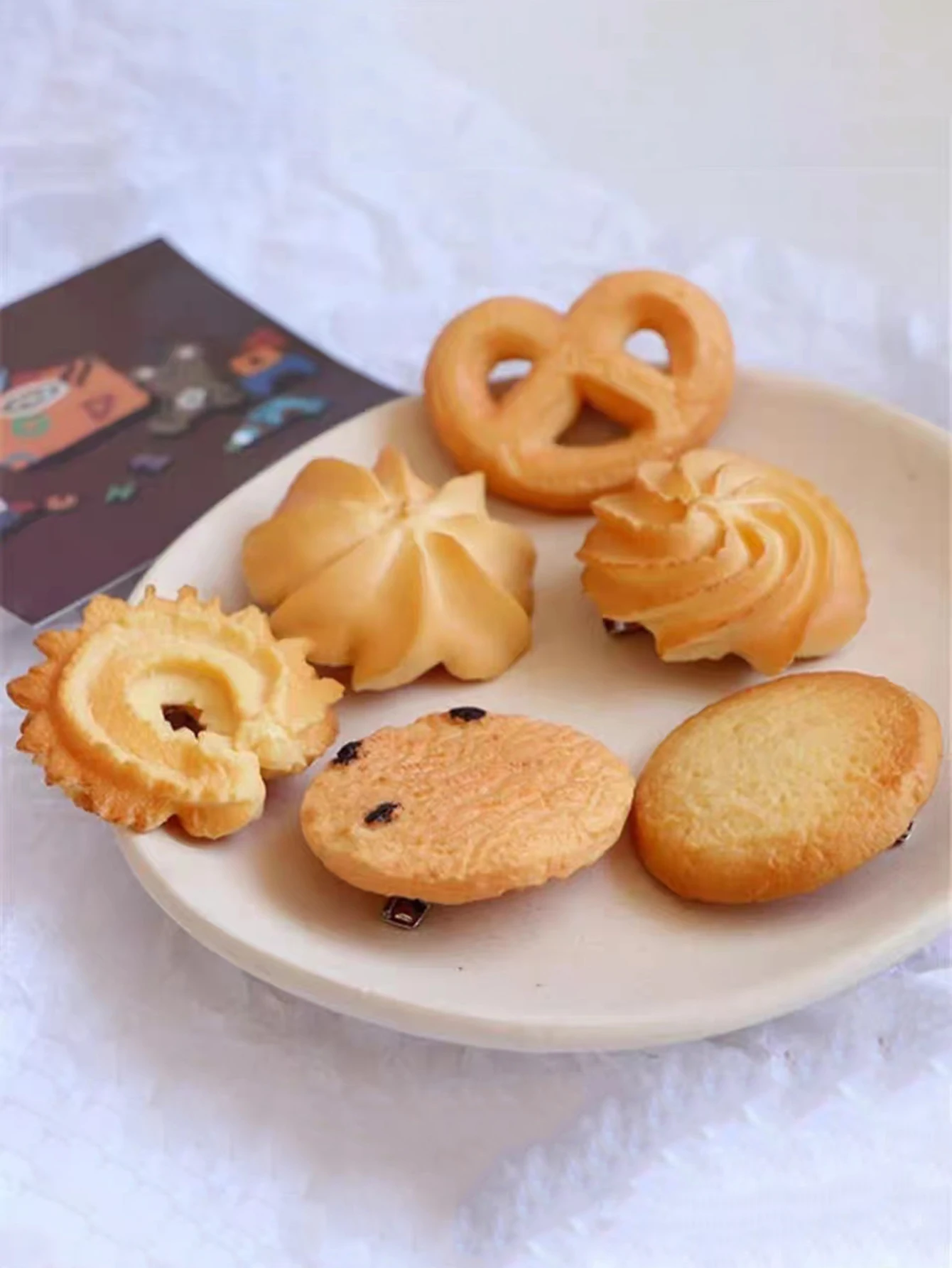 A pack of 5pcs cartoon simulation biscuit hairpin cute biscuit clip food clip funny side clip bangs clip student girl heart head