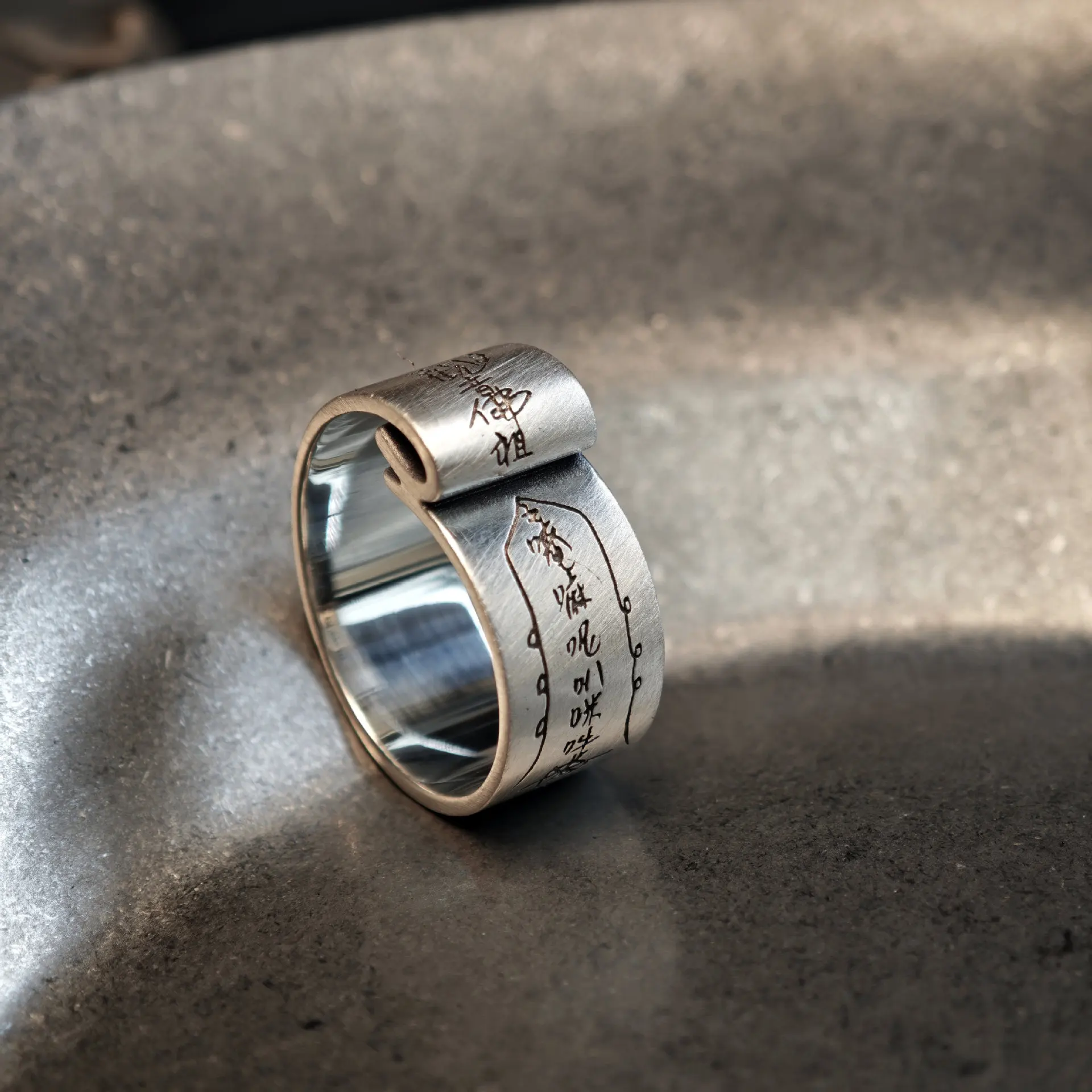 Trendy Wealth Luck Scroll Ring Men Jewelry Blessing Fortune-attracting Scroll Finger Ring Women Hand Ornaments