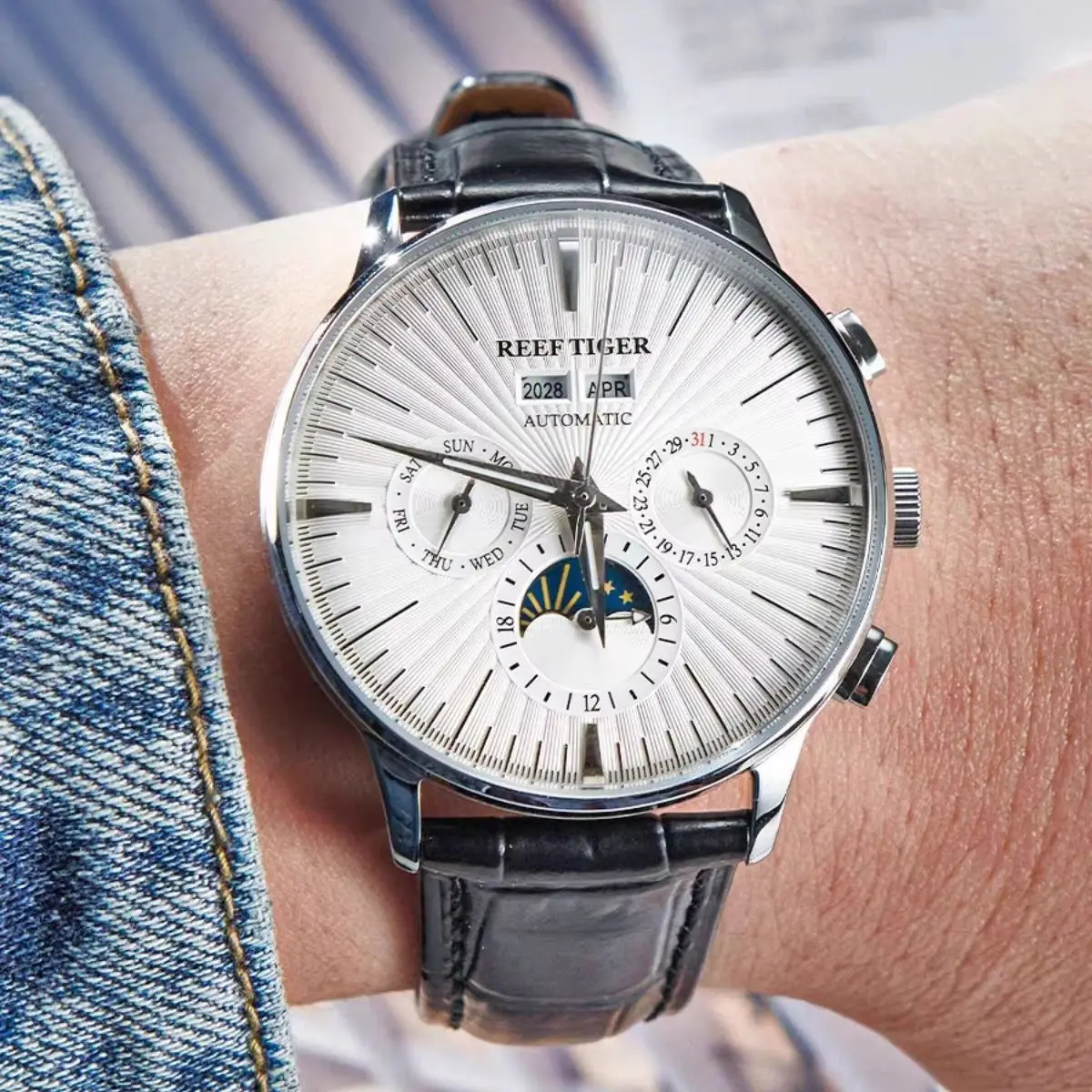 Reef Tiger Men Automatic Watch 42mm Mechanical Wristwatch Sapphire Mirror Luminous Waterproof Year Month Week Date Sun-Moon