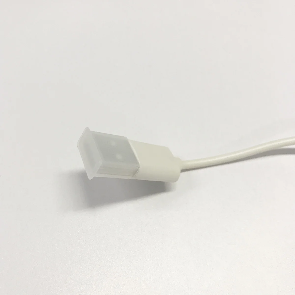 

50Pcs Transparent USB Plug Cap Secure Fit Plastic Cover for USB Port Protection from Dirt Water Lint Ideal for Computers and