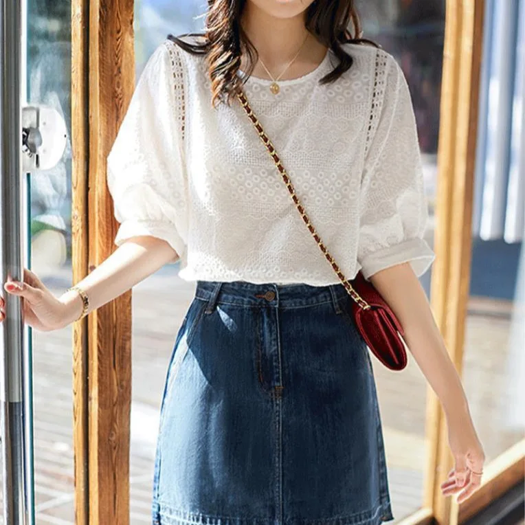 Blouse Women 2025 Casual Summer New Beautiful water-soluble Embroidered Lantern Sleeve Cotton Top five-quarter Sleeve Shirt