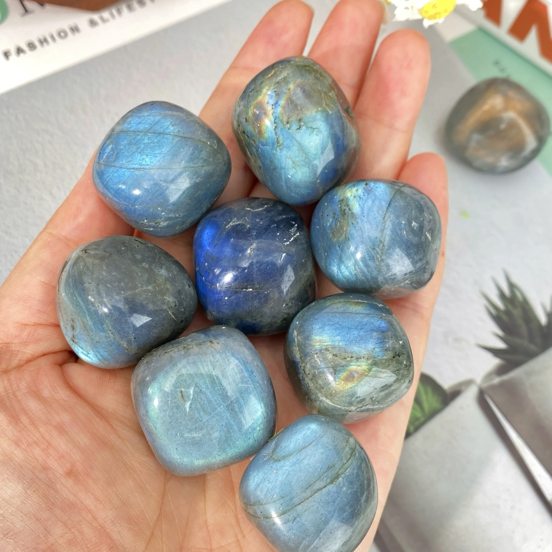 Random 1PC High Quality Natural Labradorite Rolling Stone,Men Gift,Women Gift,Scene Decoration,Table Decoration.