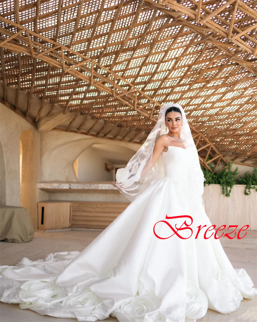 

Customized High Quality White Satin Wedding Dresses Temperament Strapless Ruched Bridal Gowns Pearls Open Back Mermaid Dress