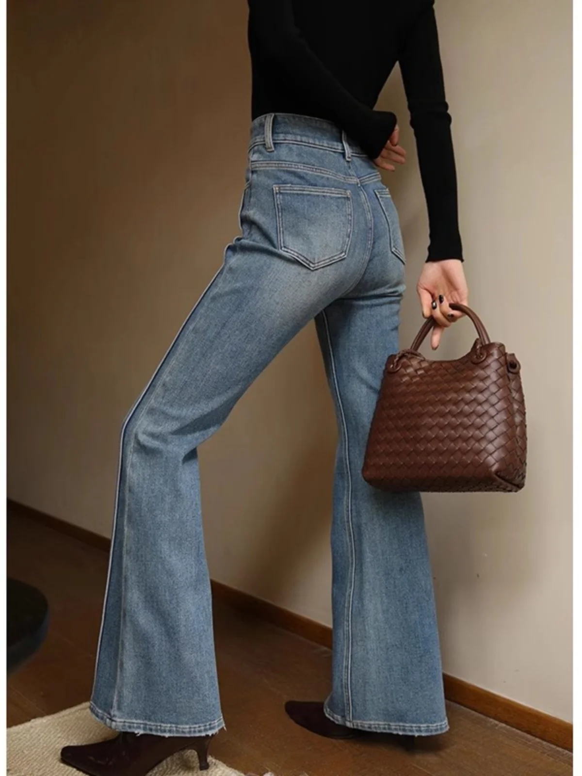 Jeans dritti a vita alta blu scuro da donna Autunno Nuova versione slim fit a gamba larga Tessuto denim elasticizzato Pantaloni intellettuali eleganti