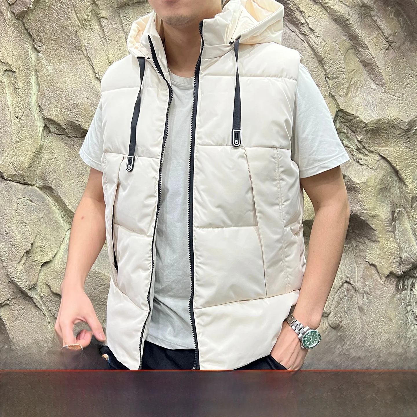 

Warmth And Sle: Youthful Trendy Men's Hooded Cotton Vest Jaet High Fluffy Pure Color Detachable Autumn Winter Outerwear