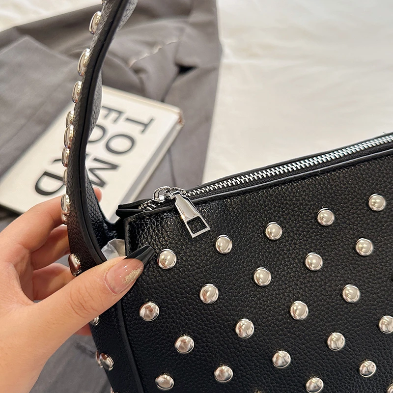 Modische Sling-Handtaschen, Shopper-Tasche, Nieten-Design, Hobo-Schultertaschen, 2024, schwarzer Punk-Stil, Unterarm-Schulter-Handtasche und Geldbörse – Detail 19