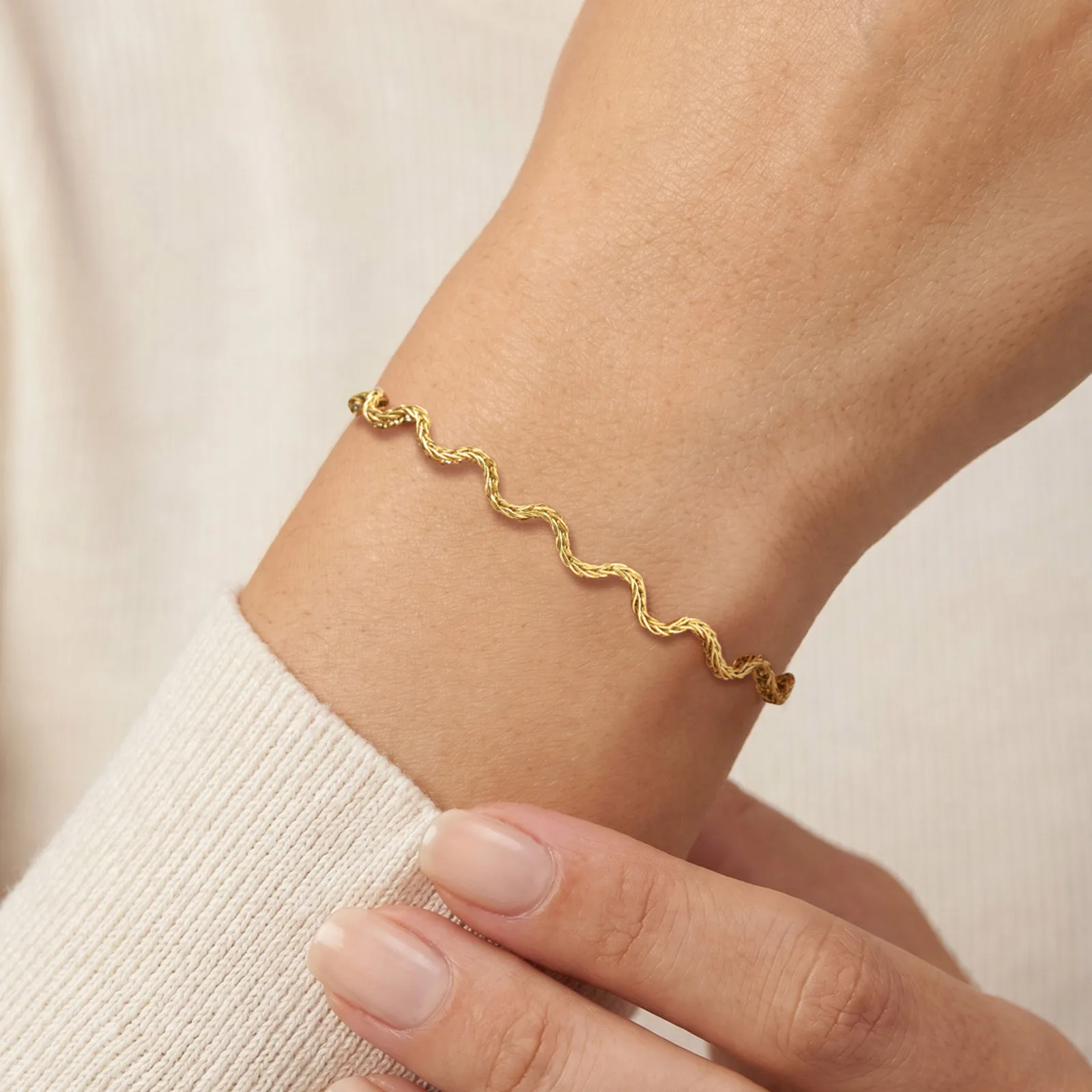 Minimalist Wave Chain Bracelet for Women, Gold Plated Stainless Steel Adjustable Layering Wristband Gift