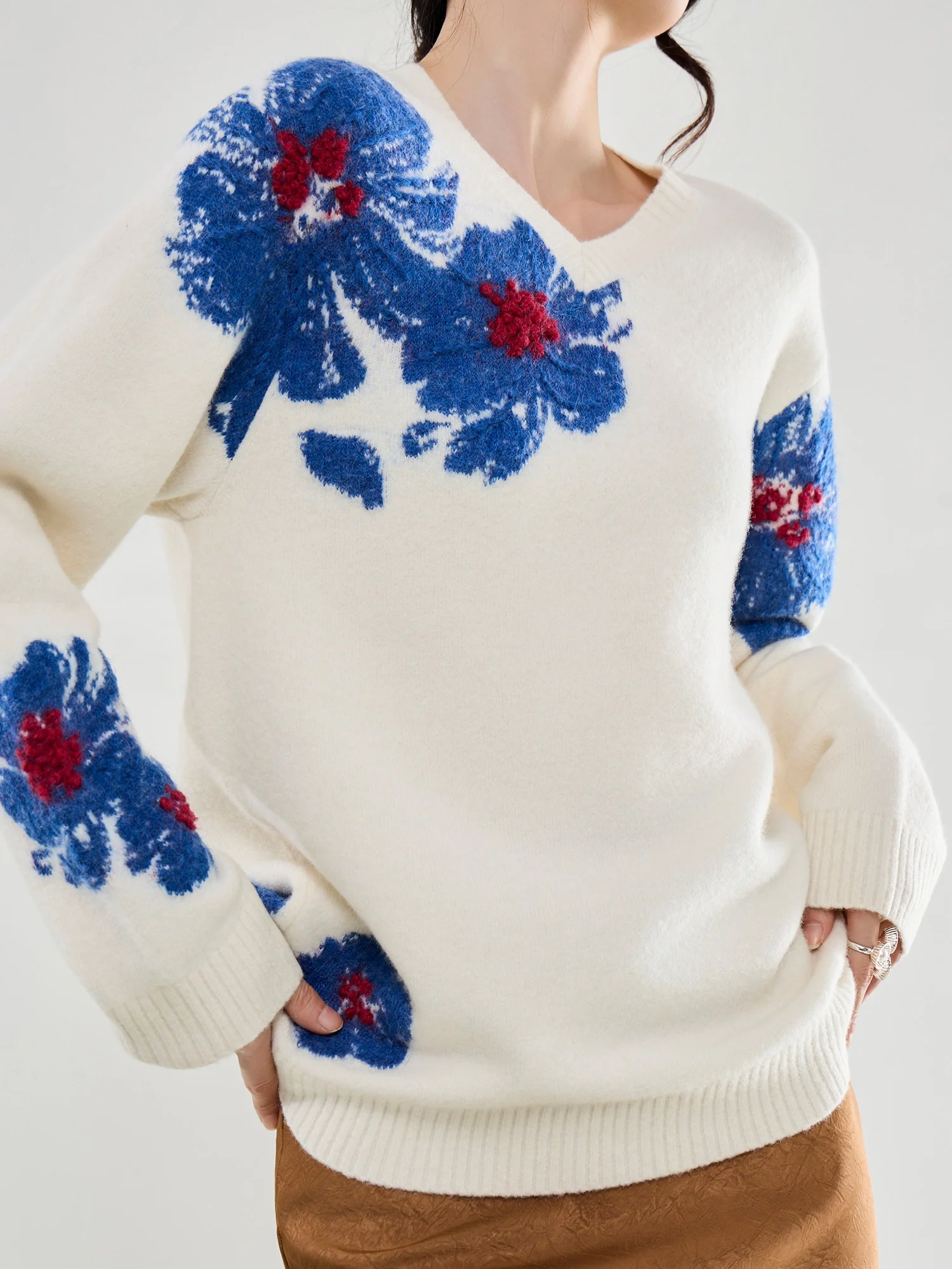 

Синий вязаный свитер с круглым вырезом и V-образным вырезом для женщин, модный, на раннюю осень, новый, с вышивкой, комфортный, теплый