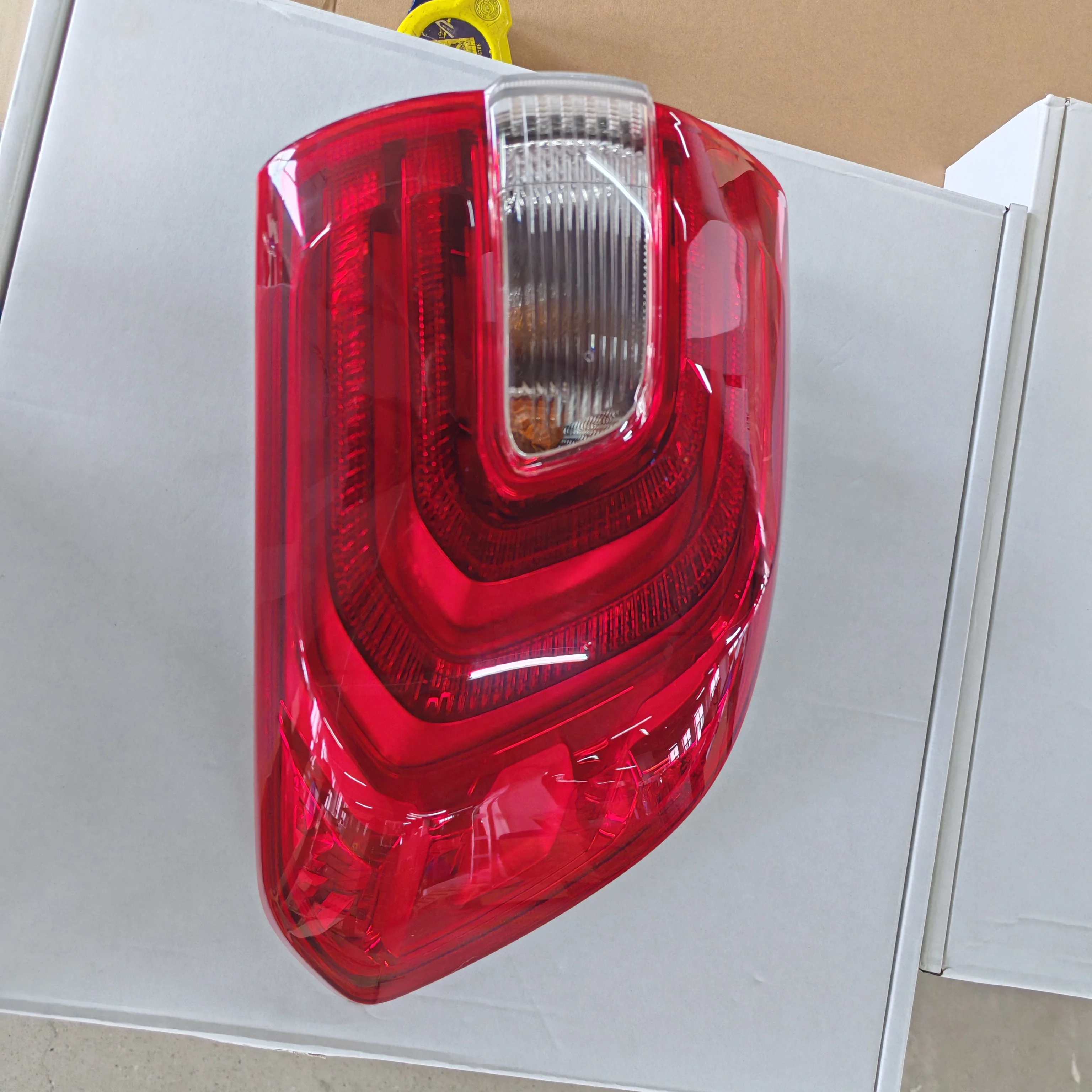 مجموعة الضوء الخلفي الأيسر الأصلي لسيارة فورد ايفرست OEM EB3Z13405C EB3Z 13405 C #4