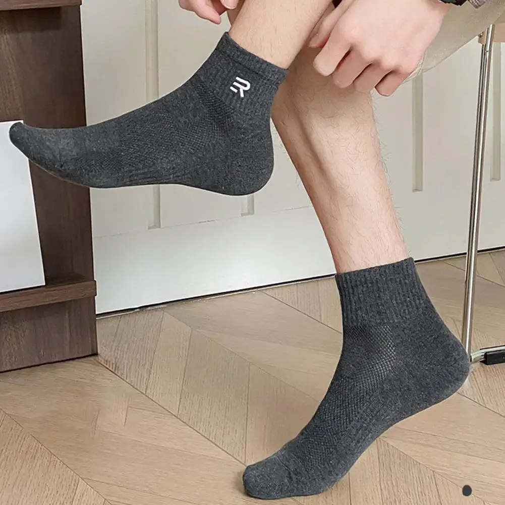 Stretchy Cotton Socks High Elasticity Anti-slip Men's Cotton Ankle Socks Odor-free Sweat-absorbing Mesh Design for Sports Men