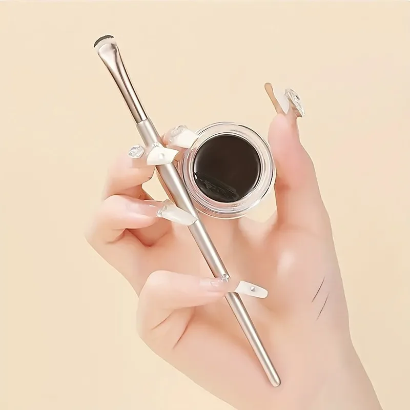 1pc Blade Eyeliner Brush, Fine Eyeliner Brush, Soft & Durable Blending Brush for Accurate and Even Makeup Application