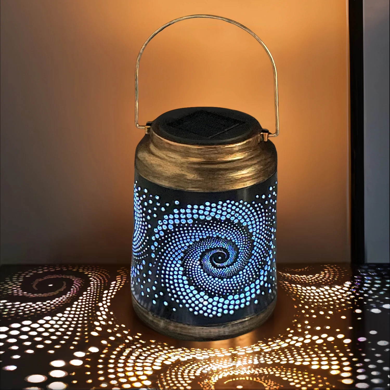 

GEFENSI 1pc 3D Solar Outdoor Snail Hanging Lamp, Hanging Night Light, Creative Iron Garden Lamp, Outdoor Hanging Lantern Light