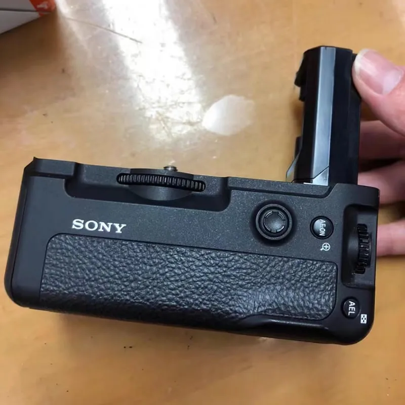 Used Original VG-C3EM Vertical Grip for Sony a7M3 a7III a7RIII a7R3 a7RM3 a9 Battery Grip