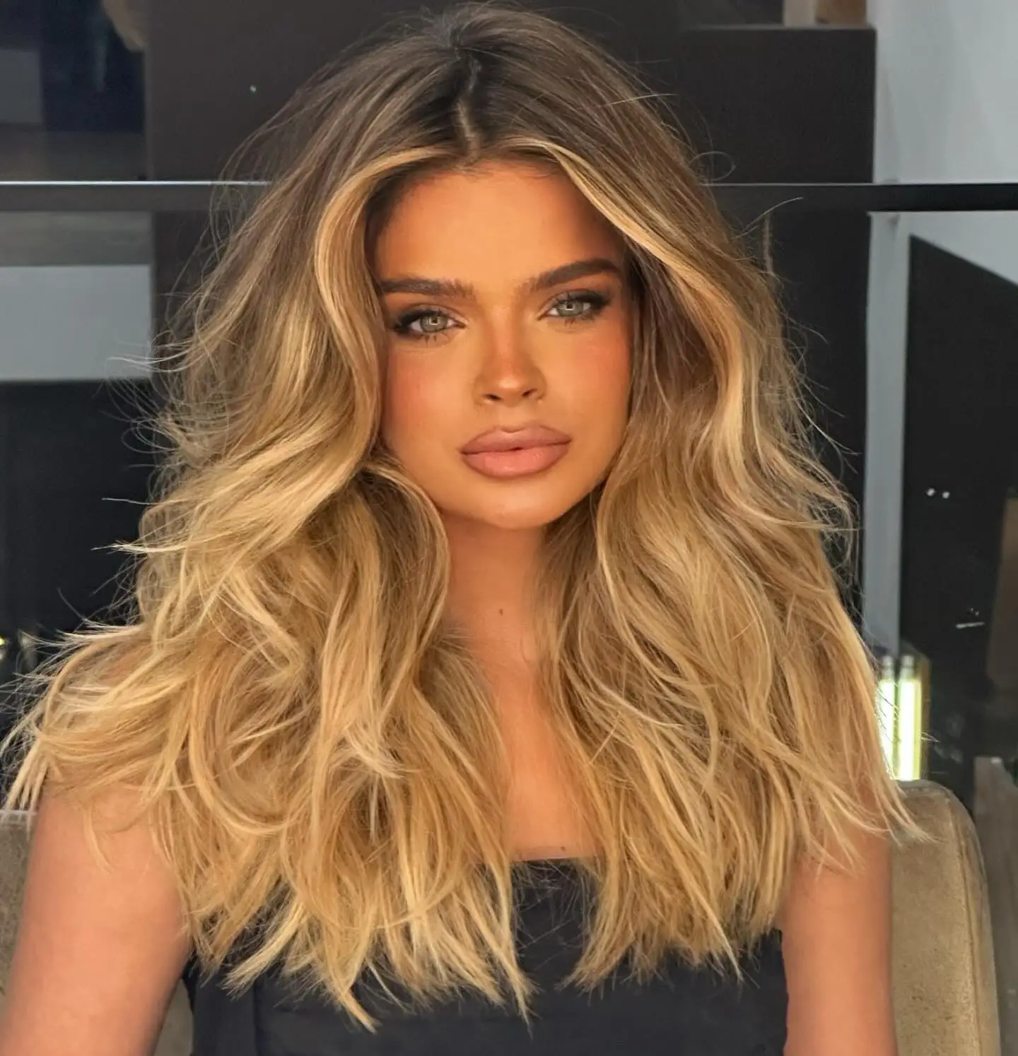 

Парик Ombre Бесклеевой Парик Ombre Blonde Темные Корни Объемная Волна 13x4 Парики Фронта Шнурка Женщины Средней Длинности Средняя Часть Парик Косплей Парик