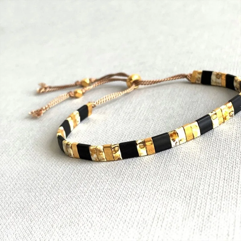 Pull up beaded bracelet