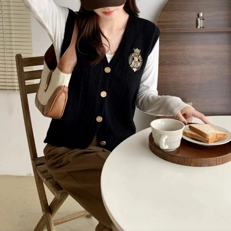 2023 V-neck Knitted Cardigan Sweater Vest for Women Girls Korean Loose College Style Retro Bear Embroidery Jk Vest Sweaters Tops