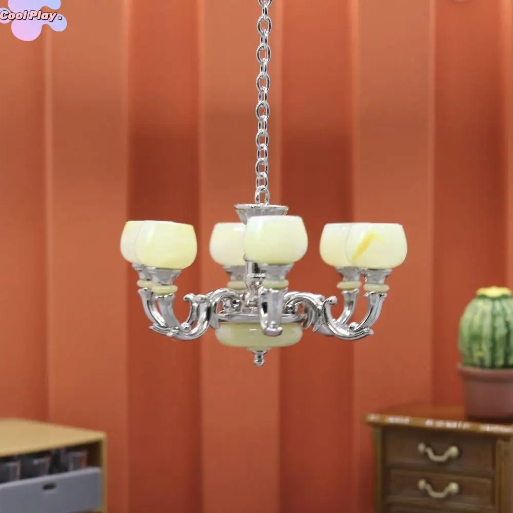 Udawaj, że bawisz się w domek dla lalek Miniaturowa lampa Led Light Model mebli Model żyrandola do domku dla lalek Ciepły biały plastik