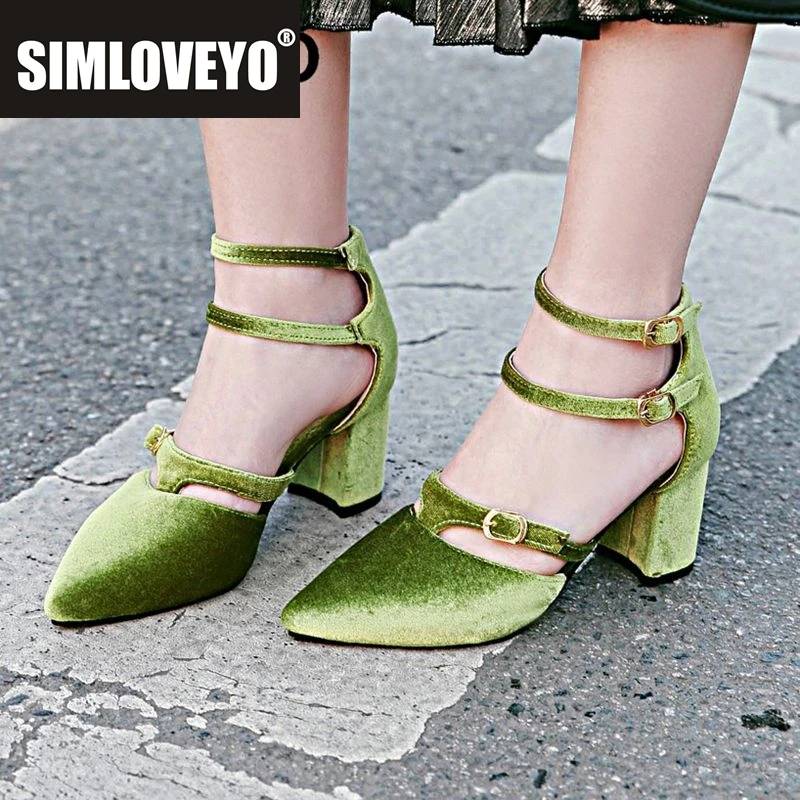 

SIMLOVEYO 2025 модные замшевые женские босоножки из флока с острым носком на блочном каблуке 7 см с пряжкой и ремешками размера плюс 42 43 женская обувь для свиданий