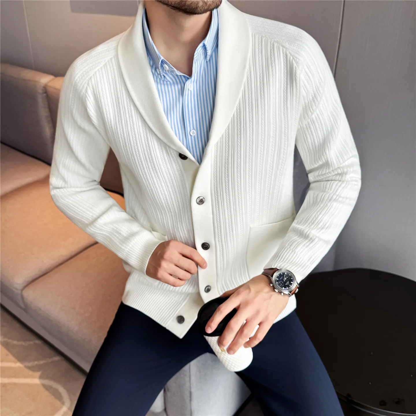 

Мужской вязаный кардиган с шалевым воротником, дизайн в полоску в стиле Old Money, утолщенная осень-зима, белый, серый, черный