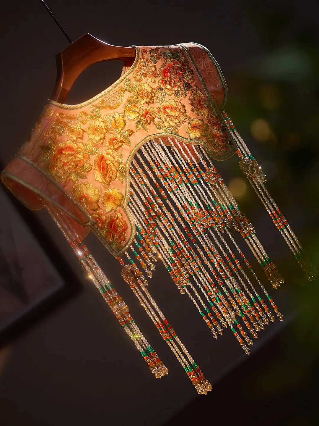 New traditional culture cloud shoulder, heavy handmade super long fringed vest