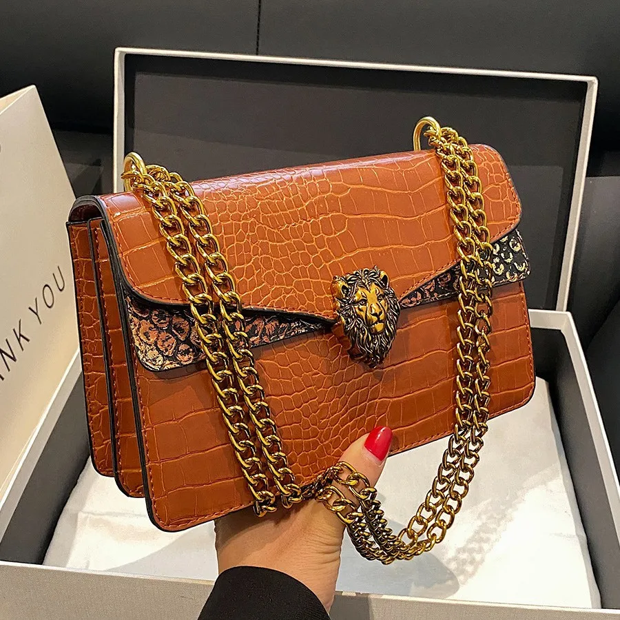 

Новинка 2023 года: Женская сумка через плечо с крокодиловым узором, маленькая квадратная сумка с цепочкой в стиле кенгуру/тигра, модная, многофункциональная.