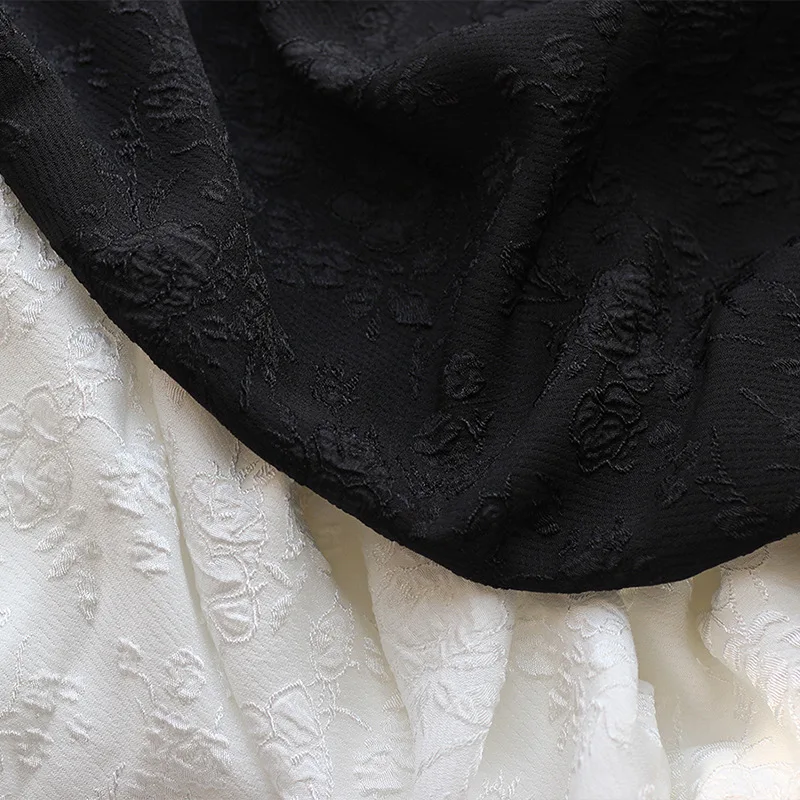 

100cmx150cm Embossed Rose Bubble Dyed Jacquard Polyester Fabric Four-way Elastic Soft Drape Dress Fabric