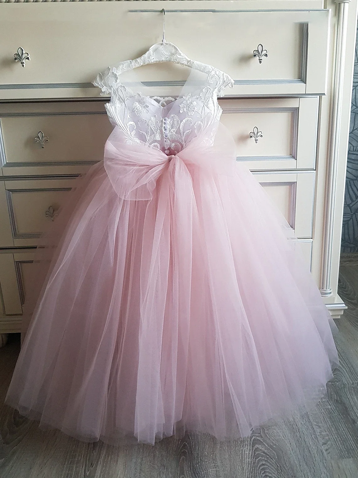 Einfaches hellrosa Blumen mädchen kleid für Hochzeit V-Back Tüll Spitze Applikation Prinzessin Geburtstags feier Kinder Festzug Ballkleid