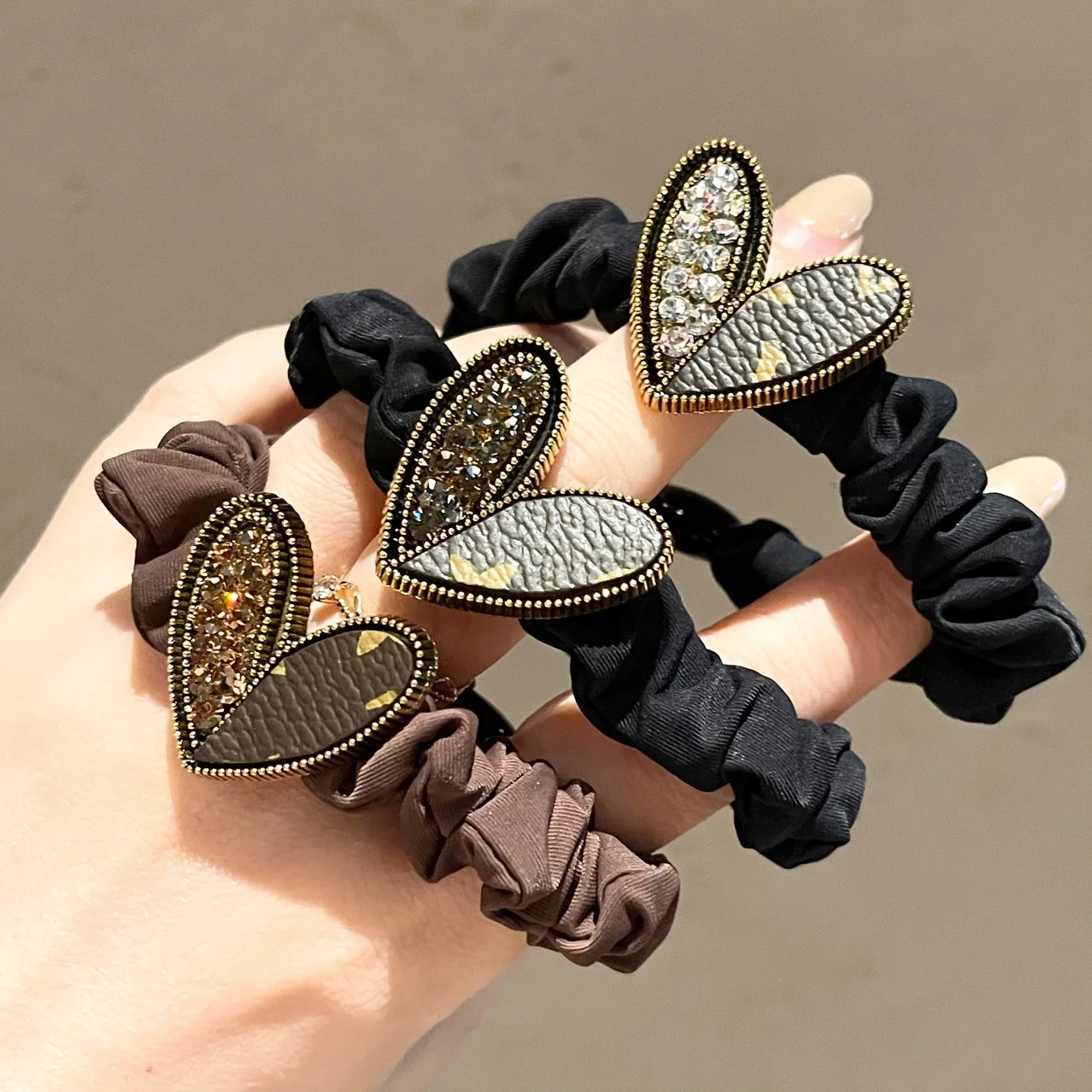 New Fashion Wavy Rubber Bands Scrunchie Hair Rope High Elastic Hair Band Heart-shaped Rhinestones For Ladies Ponytail Headbands