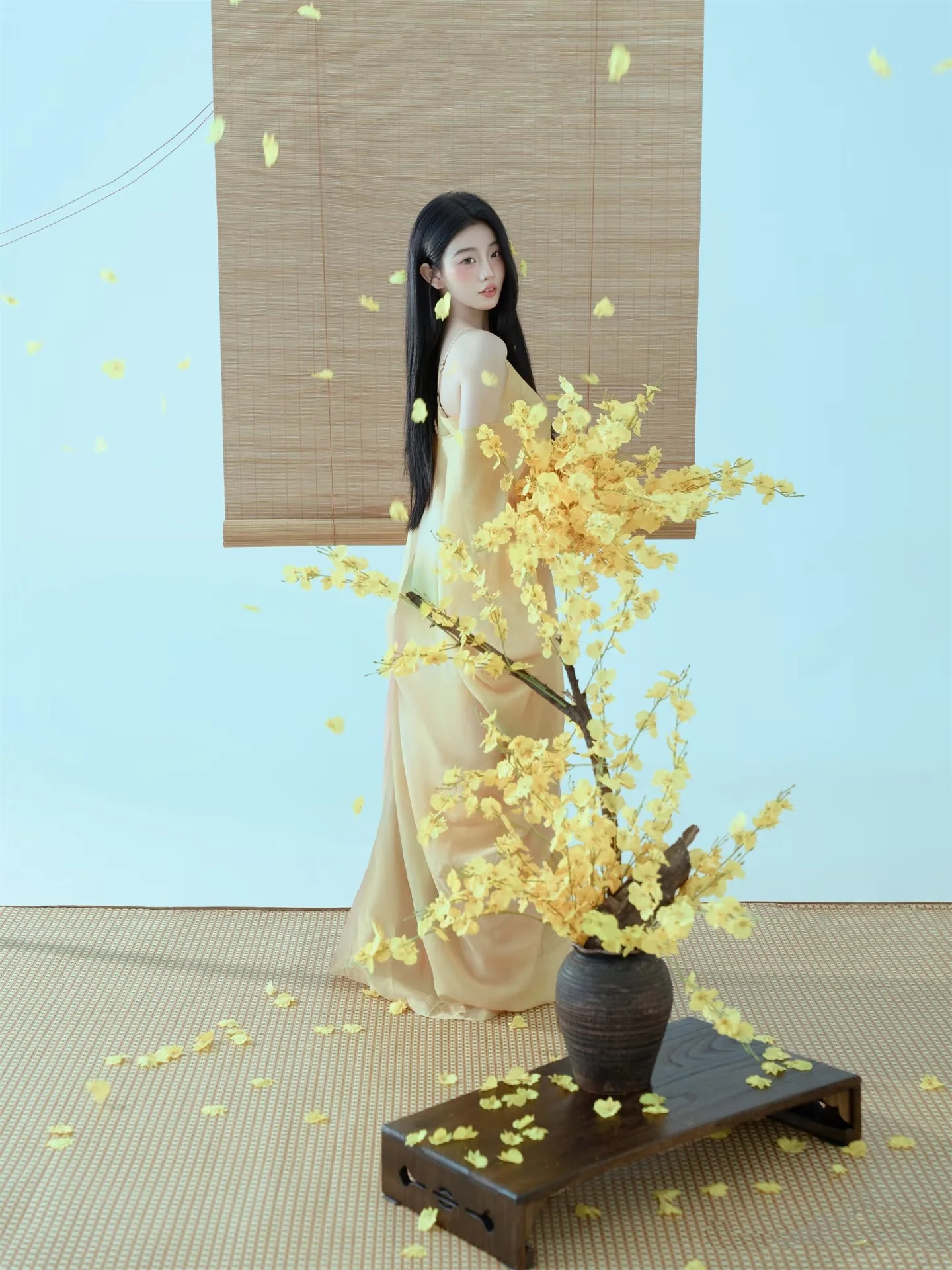 

Новый комплект для художественной фотосъемки: кардиган в холодных тонах, топ на бретельках, китайская традиционная этническая одежда для студийных фотосессий