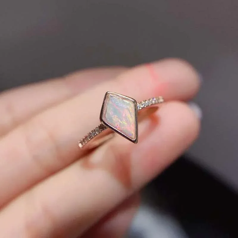 1Ct Natural Opal Silver Ring for Woman 6 Mm * 8 Mm Australia 925 Sterling Silver Jewelry Birthday Gift for Girl Kite cut