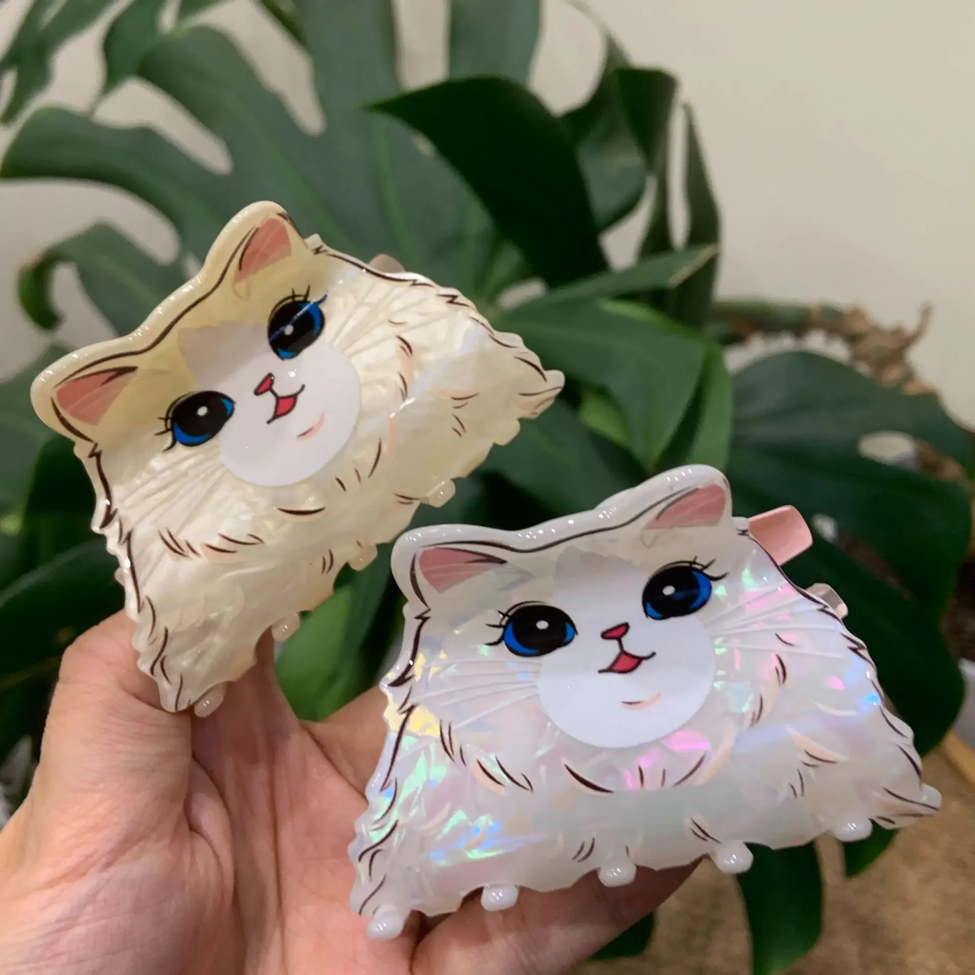 

DuoShang Cute Cartoon Animal Cat Hair Claw Acrylic Claw Clips Creative Big Eyed Cat Crab Hair Clips for Women Hair Accessories