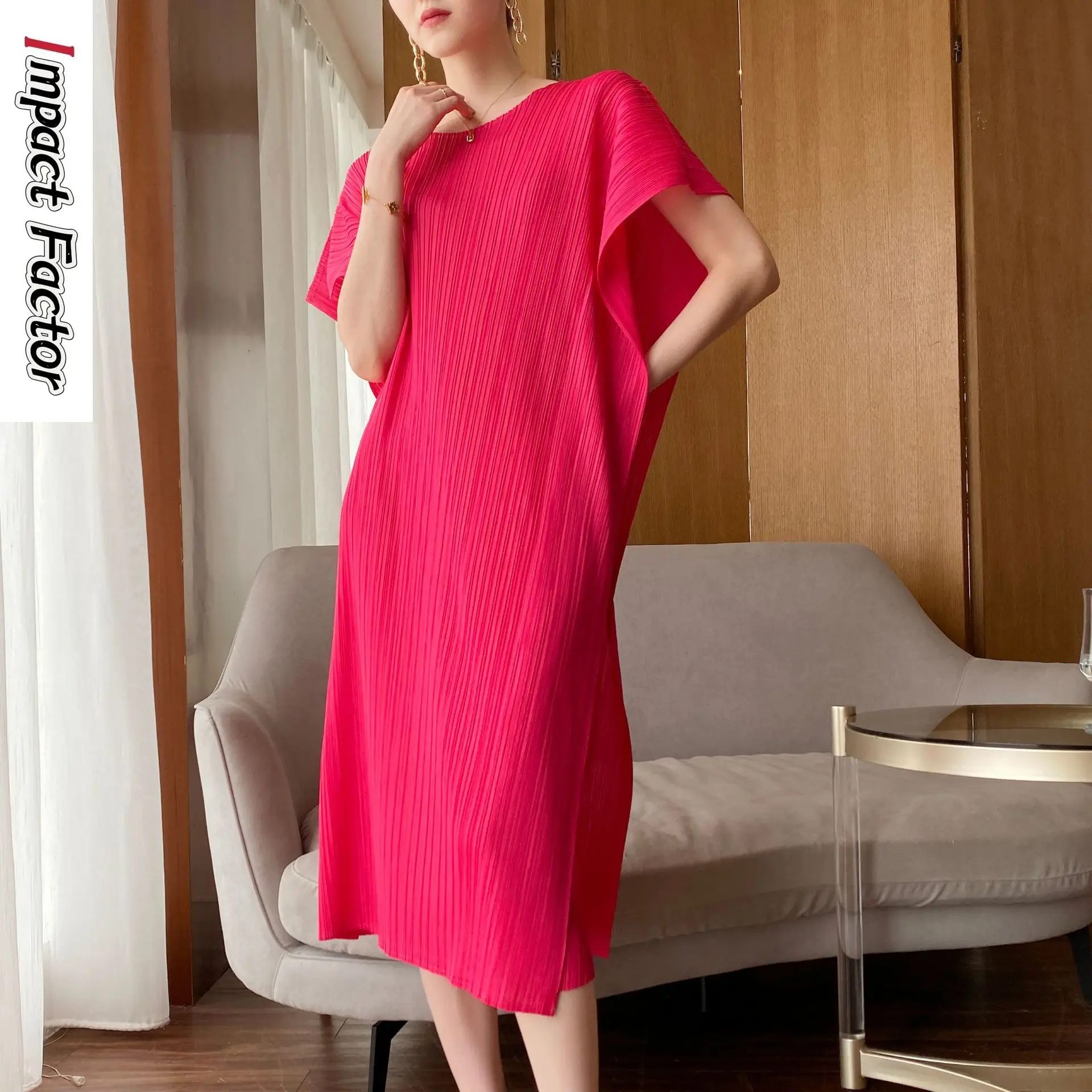 

Women's Pleated Dress O-neck Irregular Cape Sleeve Loose Casual Short Sleeved Elastic Straight Tube Dress for Women Spring 2024