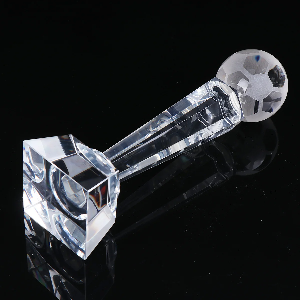 

Crystal Soccer Trophy Award Cup Trophies Exquisite Workmanship Smooth Bright Surface Party Favors Sports Banquets Decorations